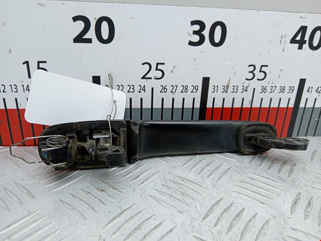 Ручка двери задней наружная правая VOLKSWAGEN Polo III 1994-2001