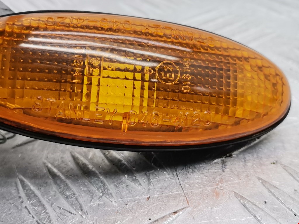 Повторитель на крыло MAZDA Demio DW 1996-2002