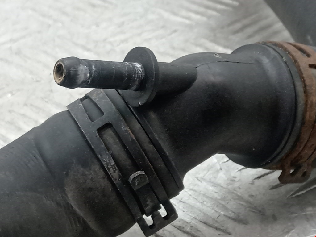 Патрубок VOLKSWAGEN Golf IV 1997-2003