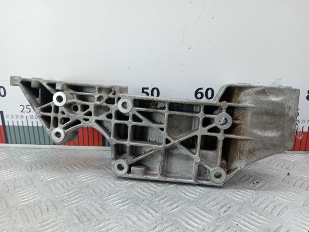 Кронштейн генератора VOLKSWAGEN Bora 1998-2005