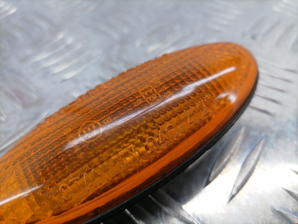 Повторитель на крыло MAZDA Demio DW 1996-2002