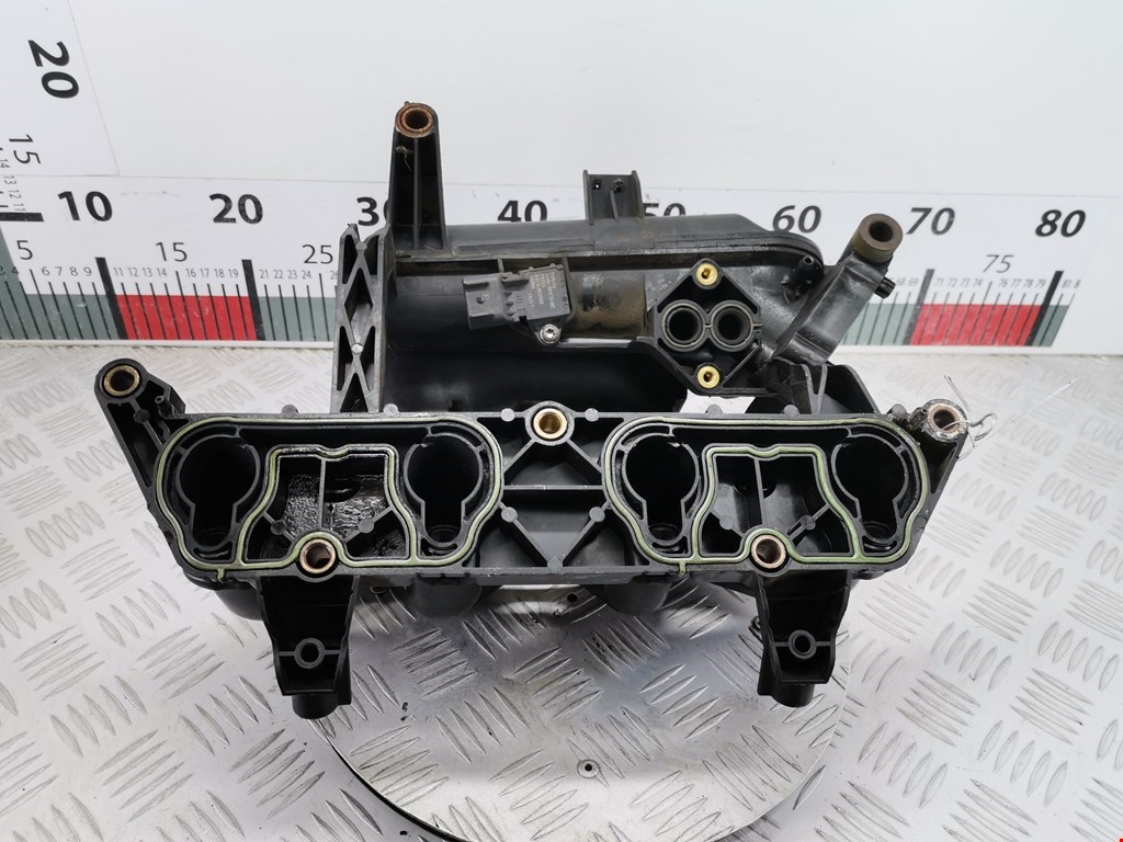 Коллектор впускной FORD Fiesta 2001-2008