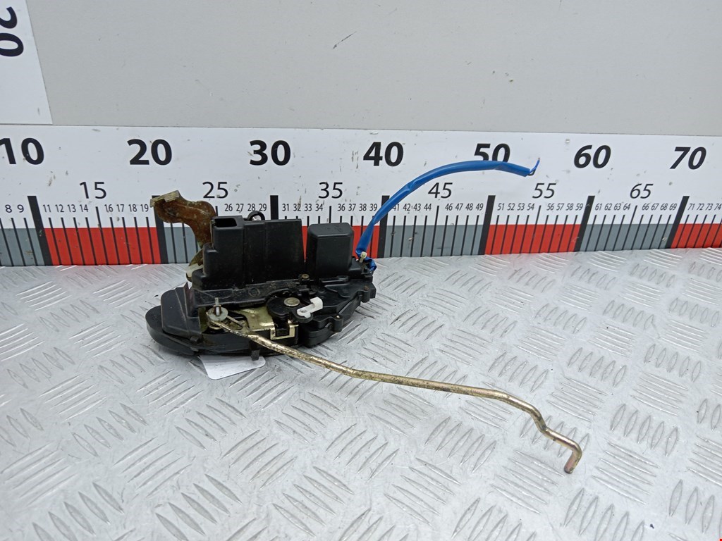 Замок двери передней правой KIA Carnival I 1999-2005