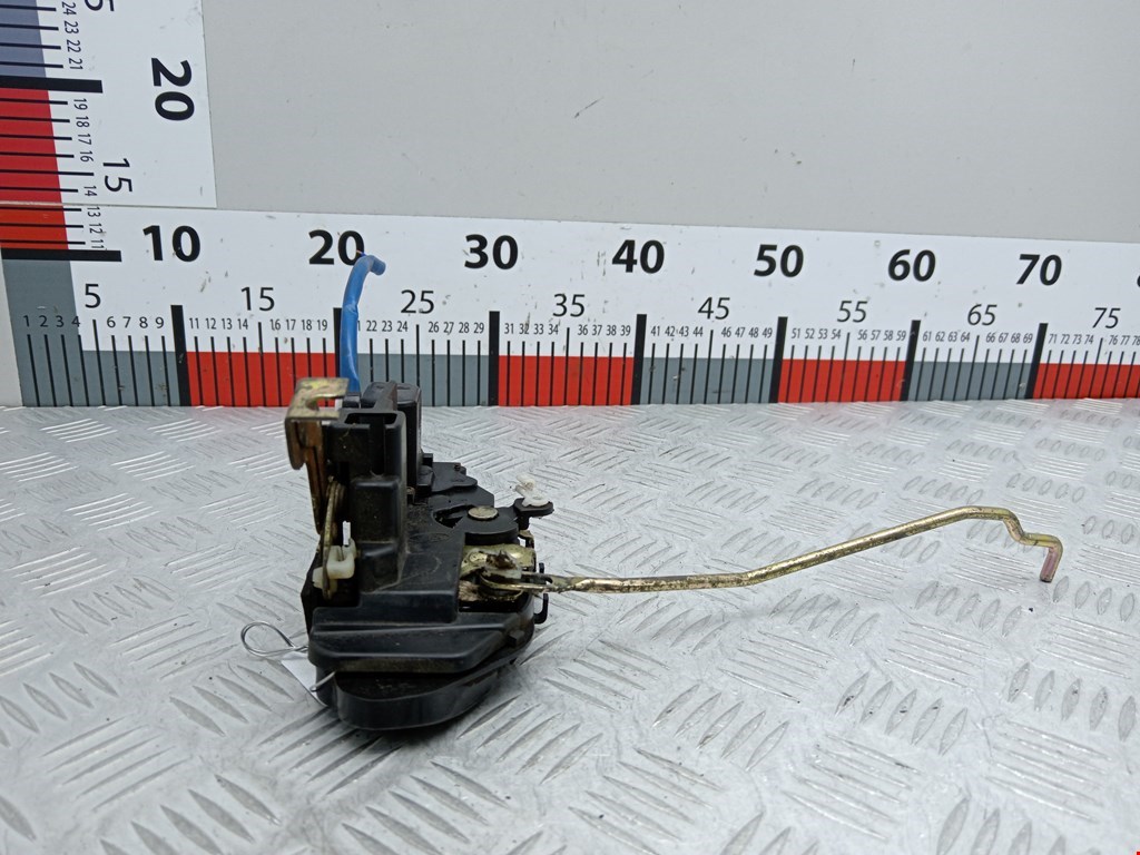 Замок двери передней правой KIA Carnival I 1999-2005