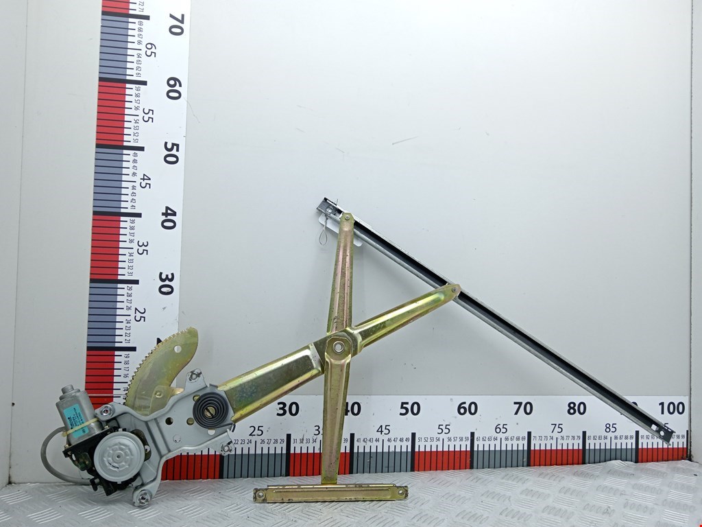 Стеклоподъемник передний правый KIA Carnival I 1999-2005