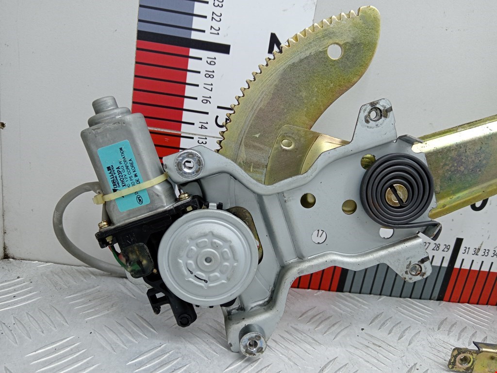 Стеклоподъемник передний правый KIA Carnival I 1999-2005