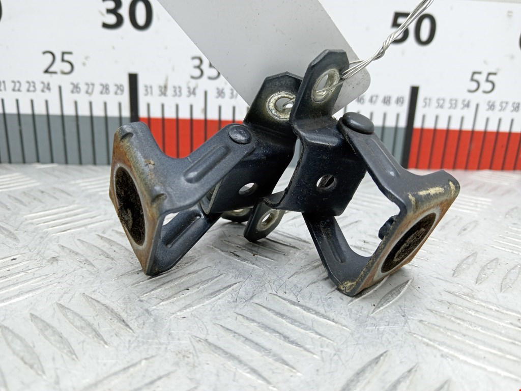 Петля крышки (двери) багажника Fiat Punto 2 (188) (1999-2007)