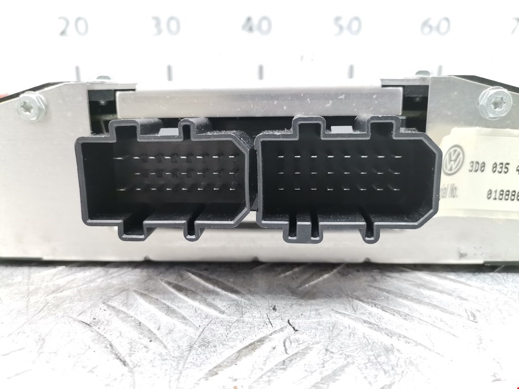 Усилитель акустической системы VOLKSWAGEN Phaeton 2002-2016