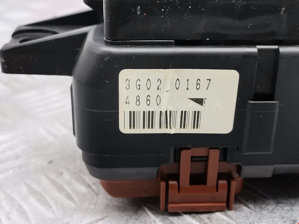 Блок реле MITSUBISHI Space Star 1999-2006