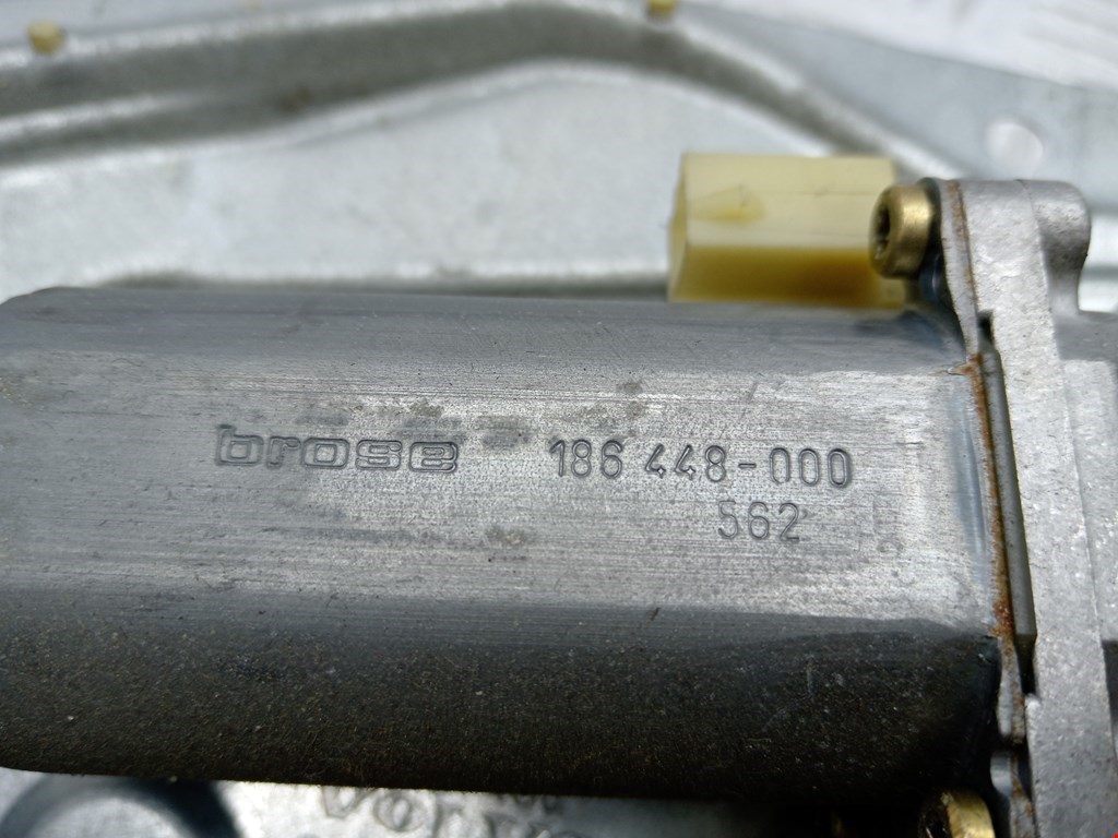 Стеклоподъемник передний правый VOLVO 850 R 1991-1997