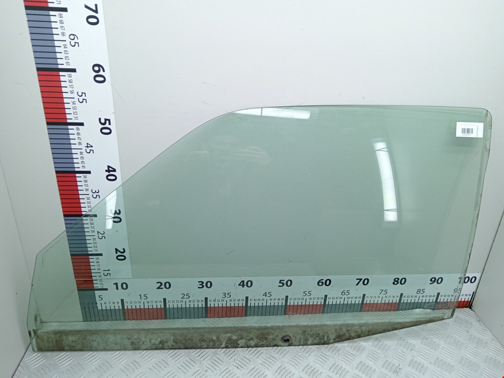 Стекло двери переднее левое CITROEN Saxo 1996-2003