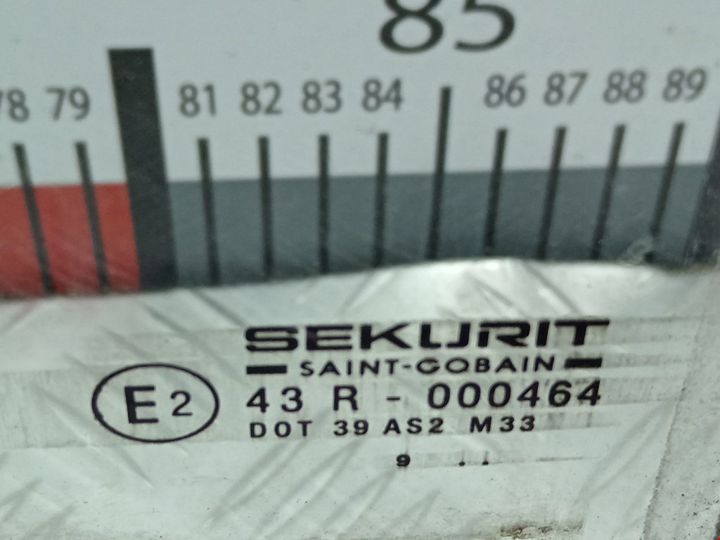 Стекло двери переднее левое CITROEN Saxo 1996-2003