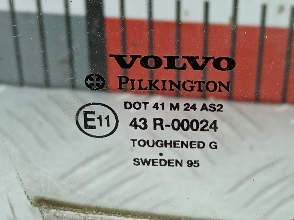 Стекло двери переднее правое VOLVO 850 R 1991-1997