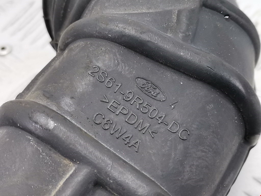 Патрубок воздушного фильтра FORD Fiesta 2001-2008