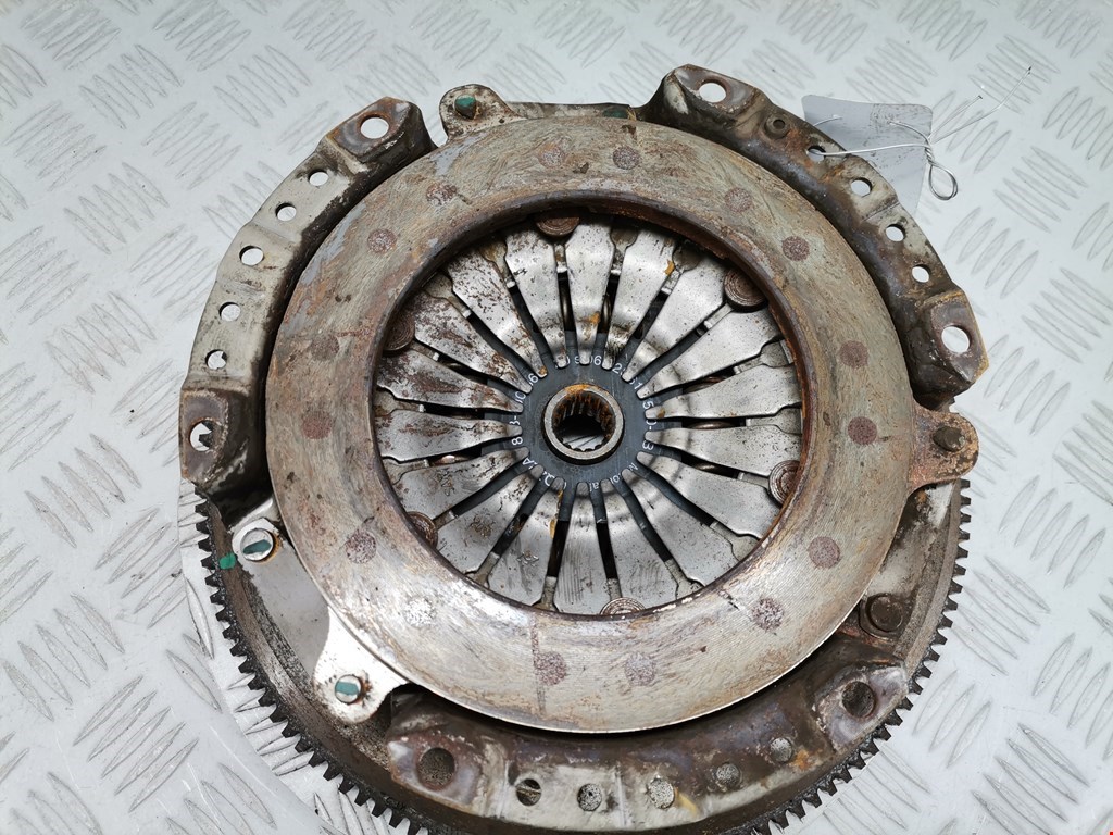 Маховик (демпфер сцепления) FORD Fiesta 2001-2008