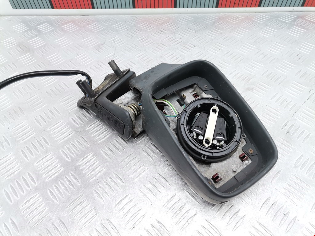 Зеркало правое AUDI A4 B5 1995-2001
