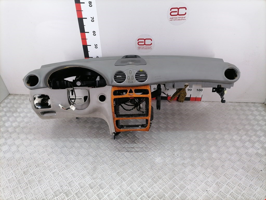 Торпедо (парприз панель приборов панель передняя) Mercedes CLK-Class (W209) (2002-2010)