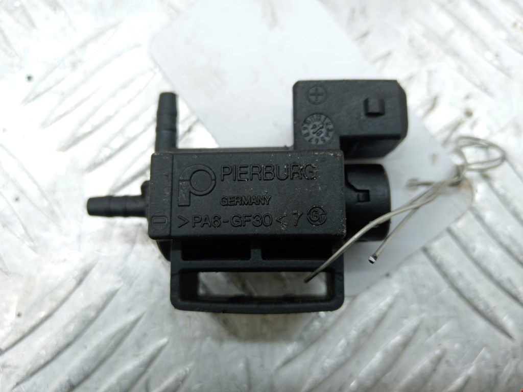 Клапан воздушного фильтра Audi A4 B5 (1994-2001)