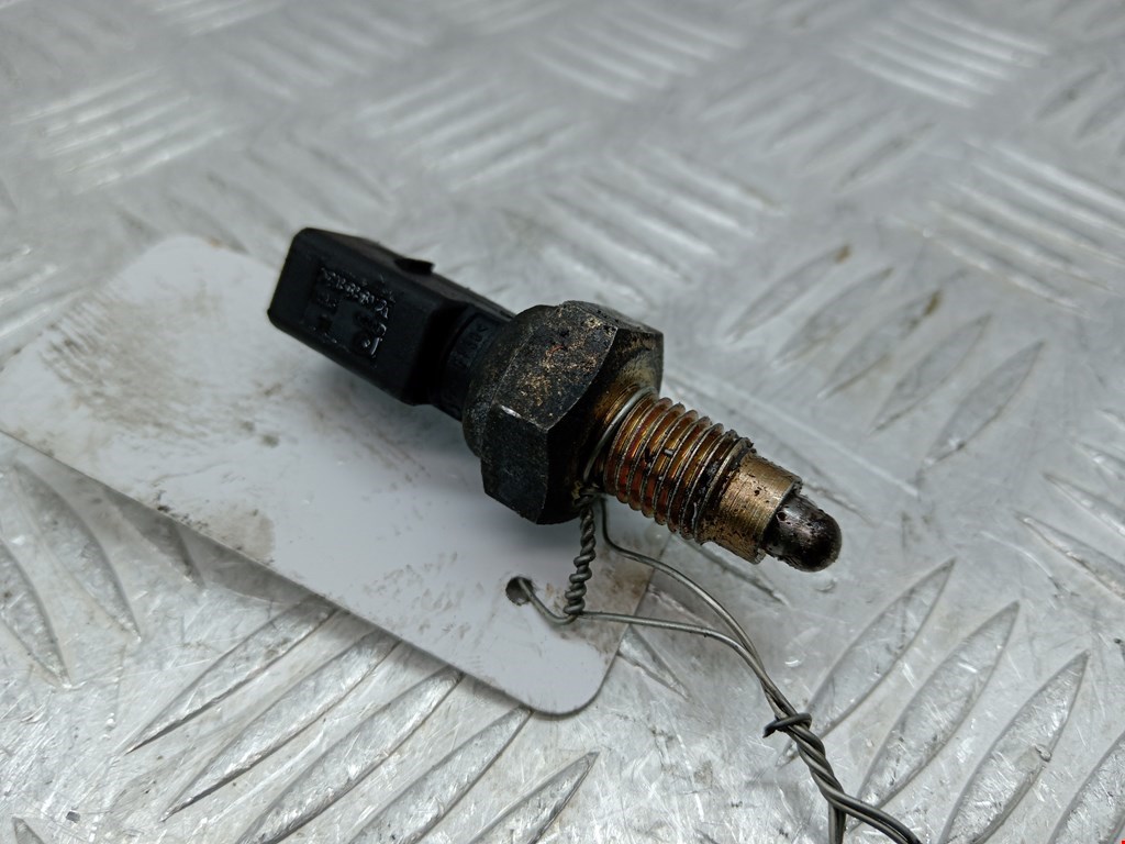 Датчик включения заднего хода VOLKSWAGEN Golf IV 1997-2003