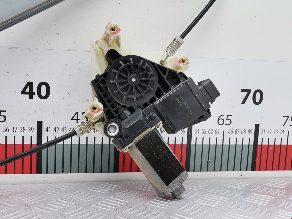 Стеклоподъемник передний правый MITSUBISHI Space Star 1999-2006