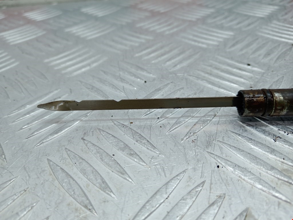 Щуп масляный MITSUBISHI Carisma 1995-1999