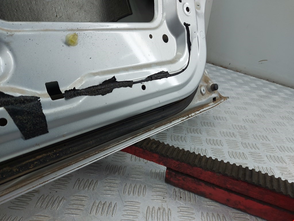 Дверь передняя правая MITSUBISHI Space Star 1999-2006