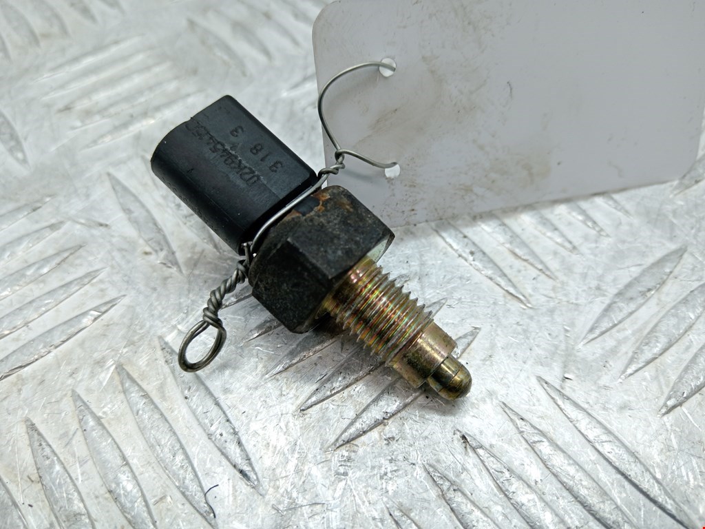 Датчик включения заднего хода VOLKSWAGEN Golf IV 1997-2003