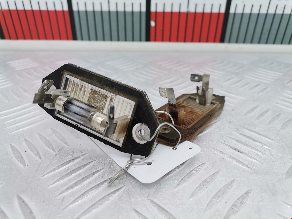 Фонарь подсветки номера FORD Mondeo III 2000-2007