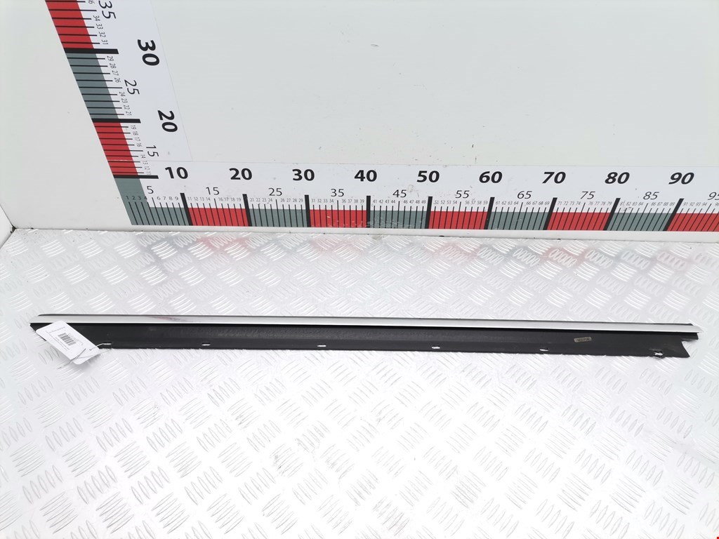 Накладка декоративная (молдинг) стекла двери задней правой Audi A6 C5 (1997-2005)