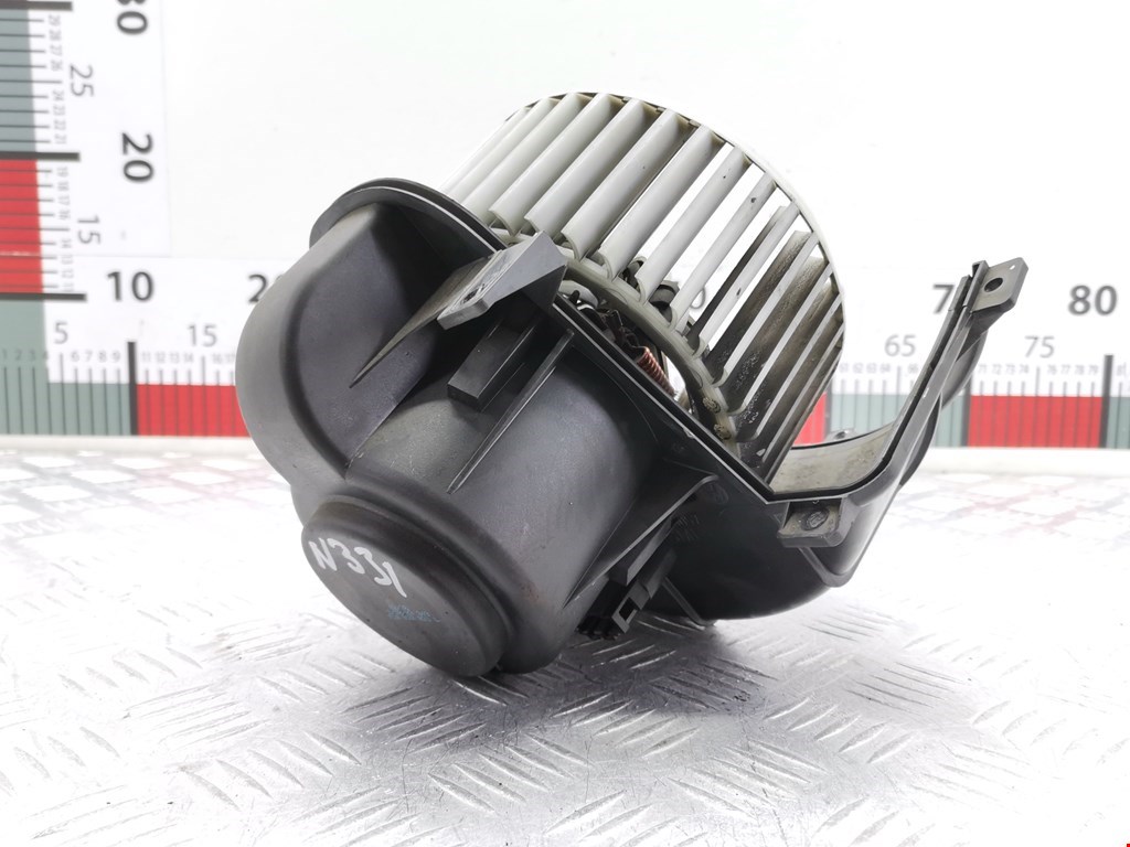 Моторчик (мотор) отопителя салона VOLKSWAGEN Touareg 2002-2010