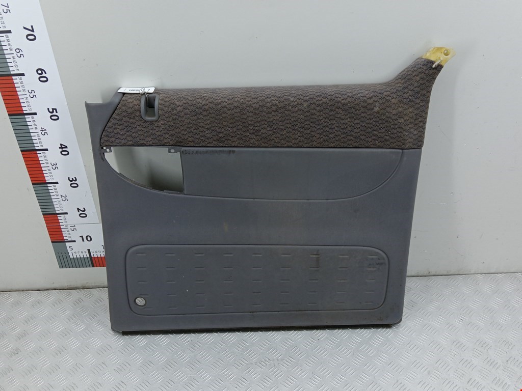 Обшивка двери задняя правая CHRYSLER Voyager III GS 1995-2000