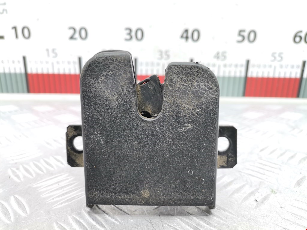 Замок багажника (крышки двери) VOLKSWAGEN Golf IV 1997-2003