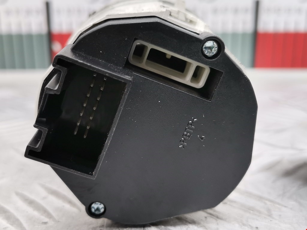 Кнопка включения полного привода VOLKSWAGEN Touareg 2002-2010