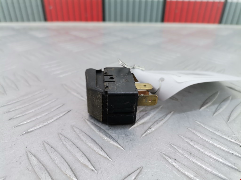 Кнопка стеклоподъемника AUDI A8 D2 1994-2002