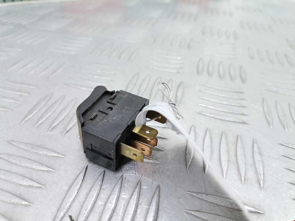 Кнопка стеклоподъемника AUDI A8 D2 1994-2002