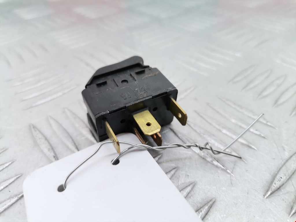 Кнопка стеклоподъемника AUDI A8 D2 1994-2002