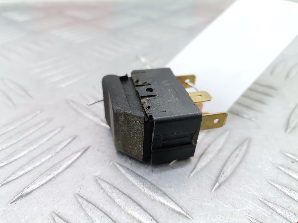 Кнопка стеклоподъемника AUDI A8 D2 1994-2002