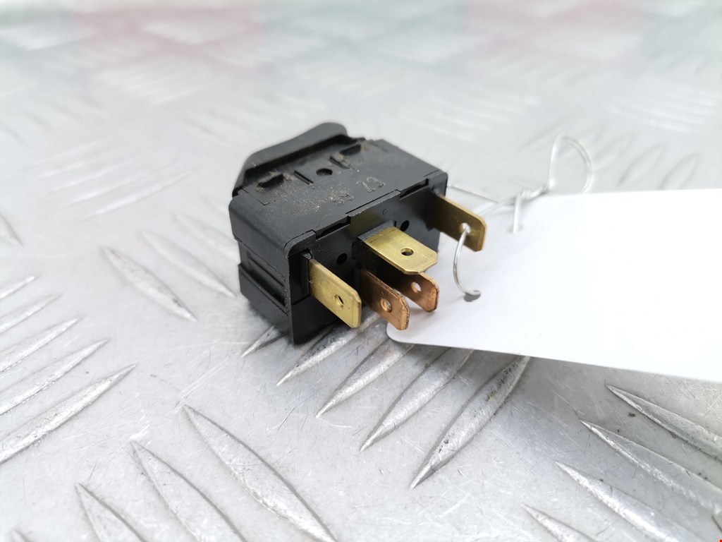 Кнопка стеклоподъемника AUDI A8 D2 1994-2002