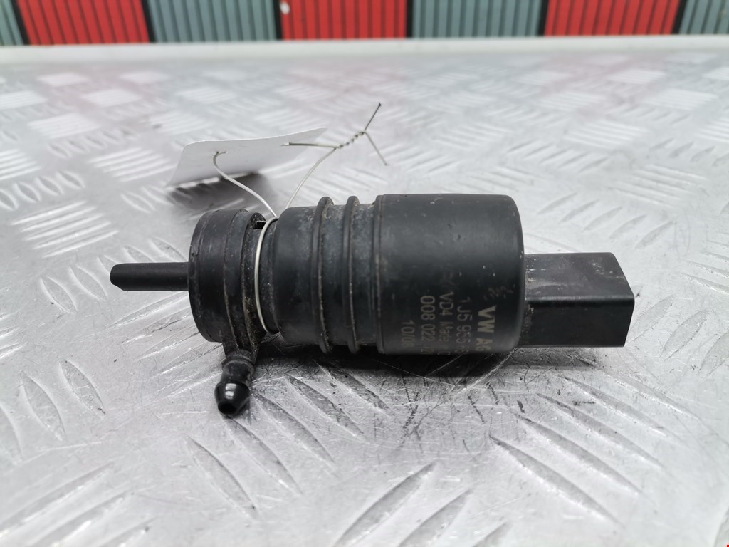 Насос (моторчик) омывателя Volkswagen Phaeton (2002-2016)