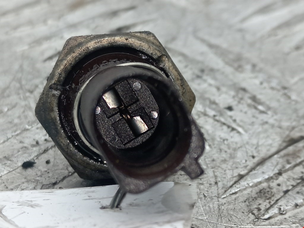 Датчик давления масла VOLKSWAGEN Golf IV 1997-2003