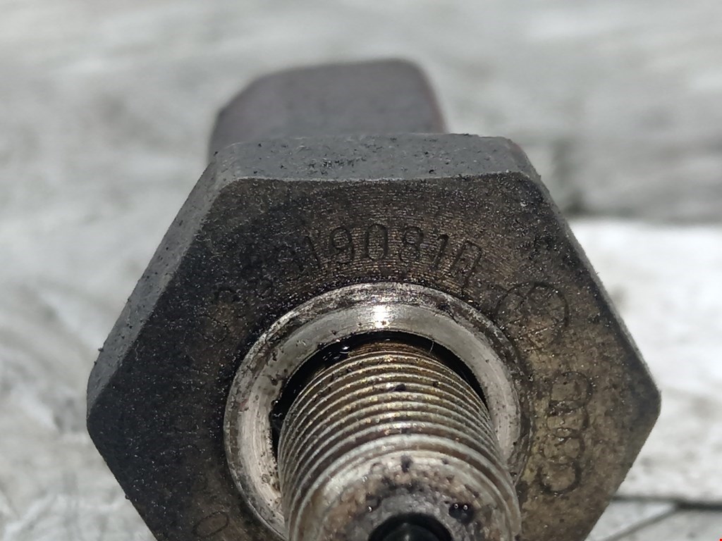 Датчик давления масла VOLKSWAGEN Golf IV 1997-2003