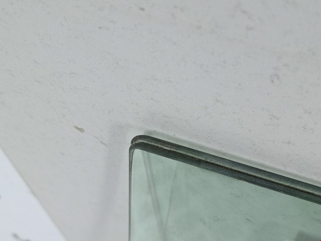 Стекло двери заднее правое VOLKSWAGEN Phaeton 2002-2016