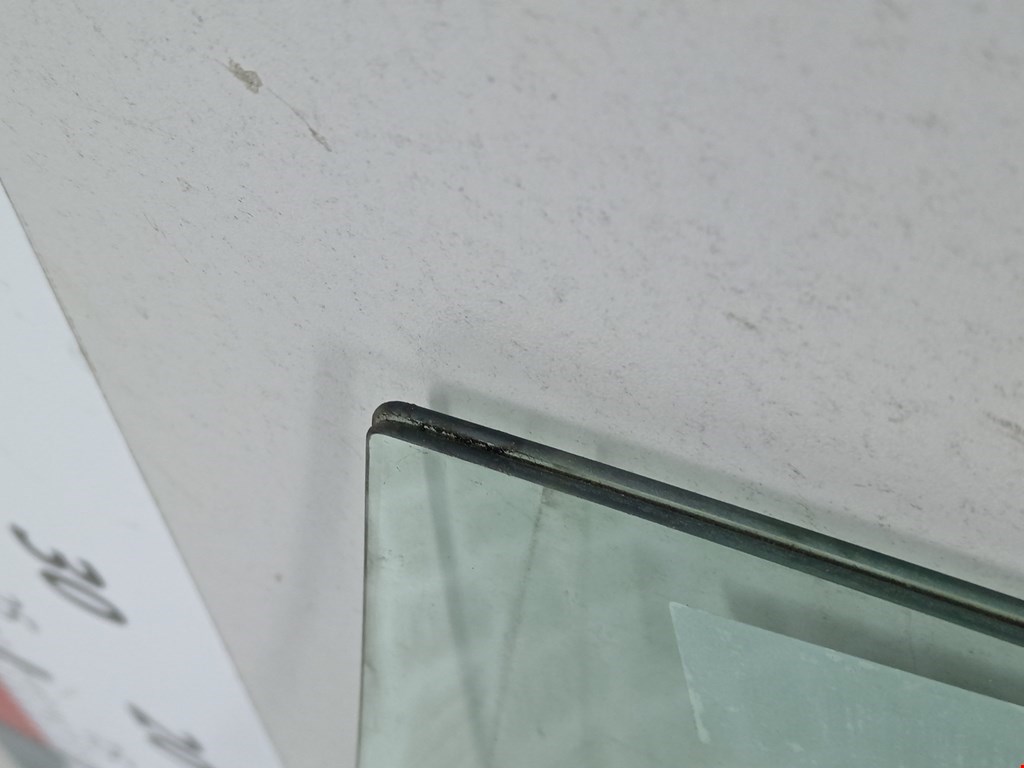 Стекло двери заднее левое VOLKSWAGEN Phaeton 2002-2016