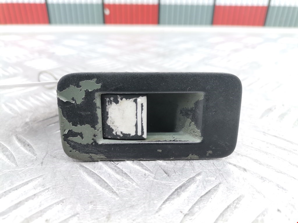 Кнопка стеклоподъемника VOLKSWAGEN Touareg 2002-2010