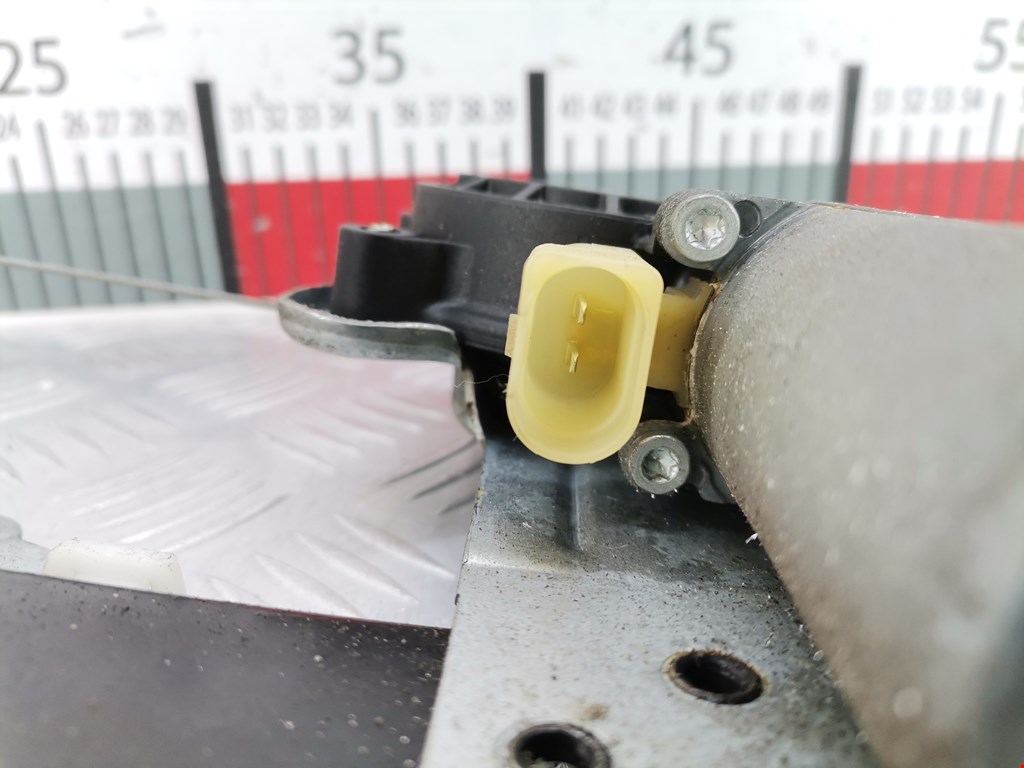 Стеклоподъемник задний правый VOLVO XC90 2002-2014