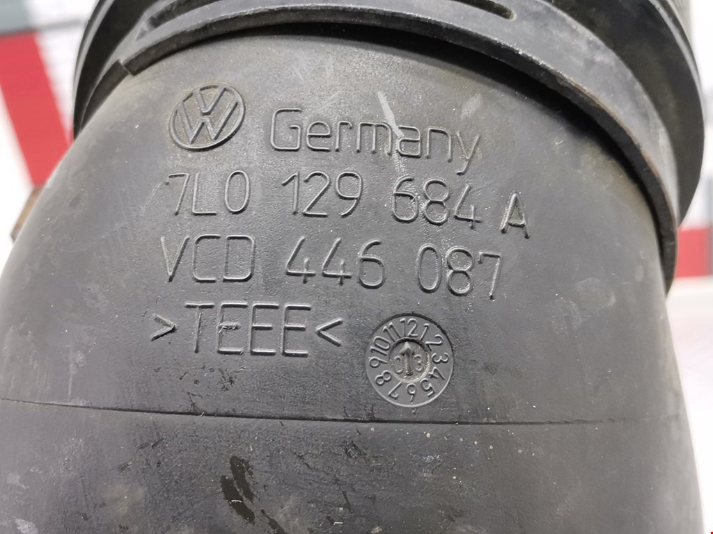 Патрубок воздушного фильтра VOLKSWAGEN Touareg 2002-2010