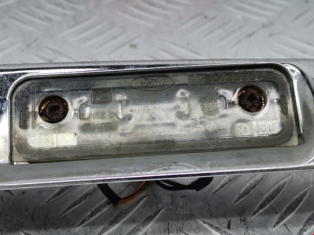 Фонарь подсветки номера FORD Mondeo II 1996-2000