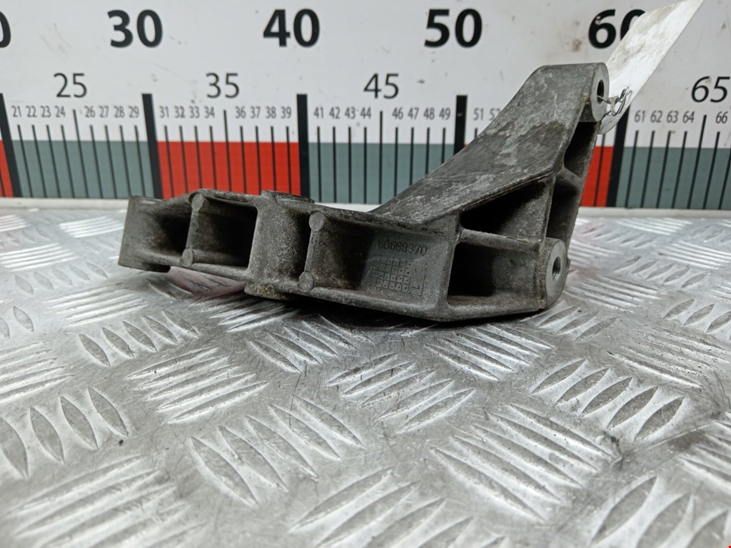 Кронштейн генератора FIAT Stilo 2001-2010