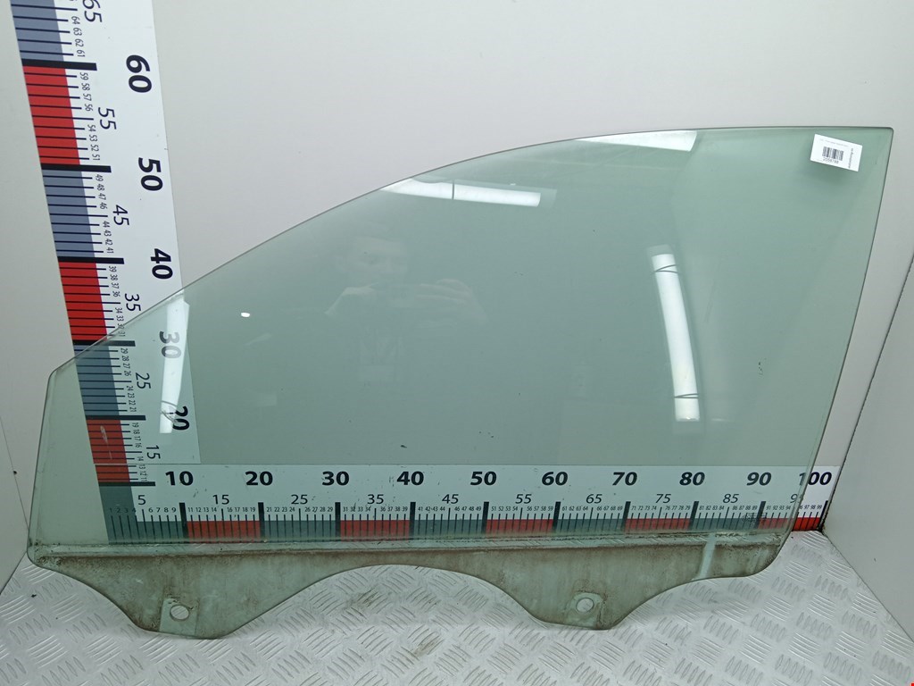 Стекло двери переднее левое VOLKSWAGEN Touareg 2002-2010