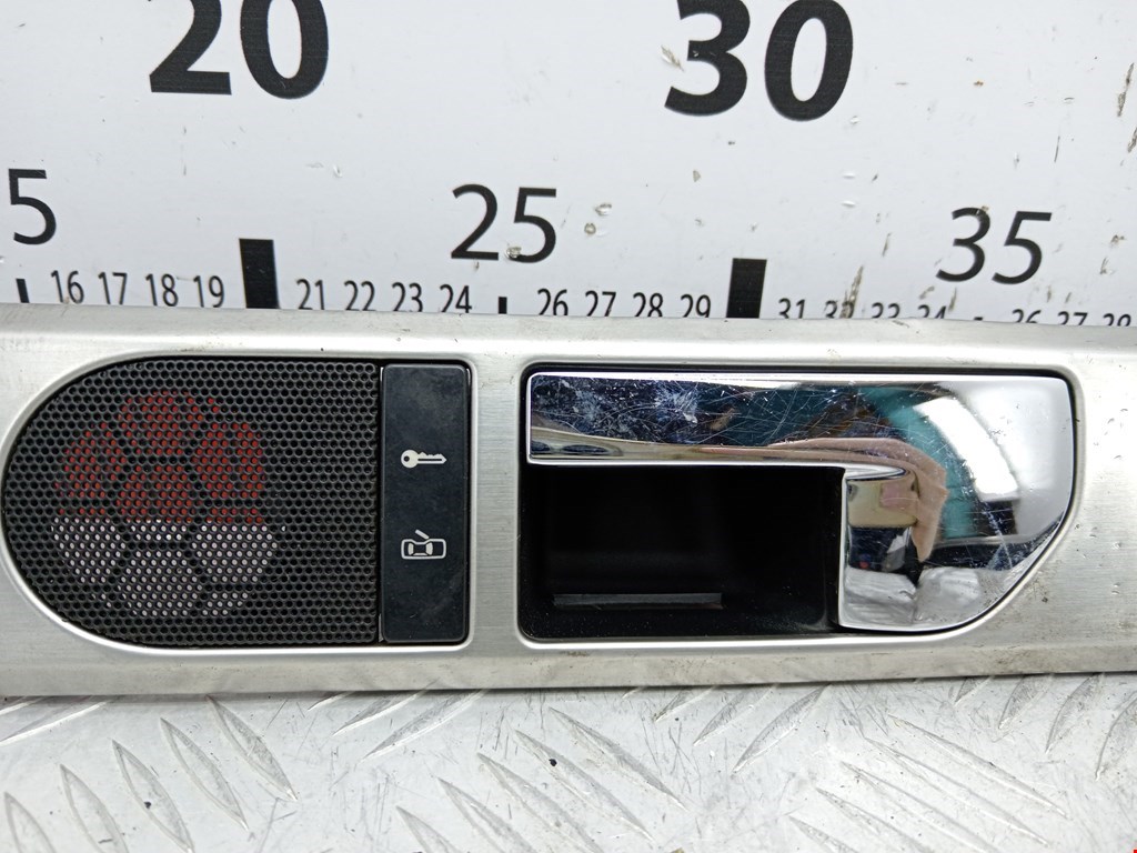 Ручка дверная передняя внутренняя левая VOLKSWAGEN Touareg 2002-2010